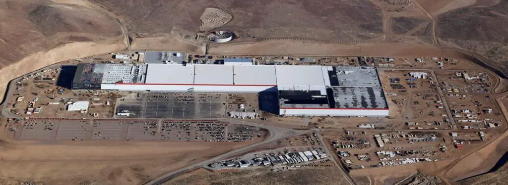 Tesla's Nevada Gigafactory Will Be Run on a Massive Solar Rooftop Array