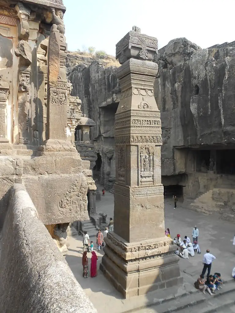 Kailasa temple pillars
