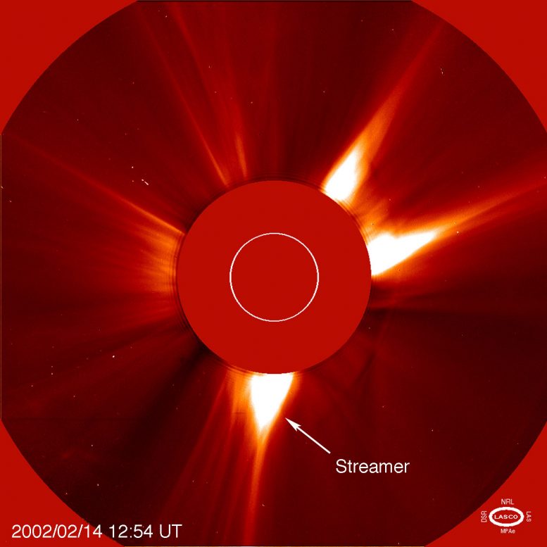 Previously Unidentified "Structures" Photographed on the Outside of our Sun Astronomers-Find-Structure-in-the-Outer-Corona-777x777