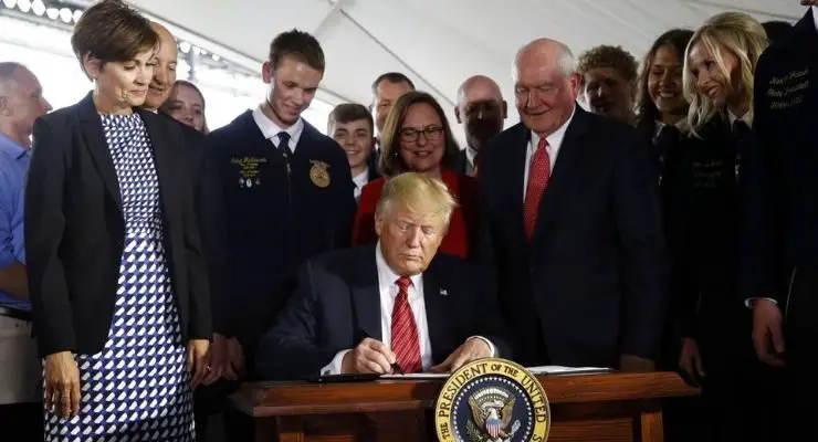 Afbeeldingsresultaat voor Trump Just Made It a Lot Easier for GMOs to Enter the Food Supply