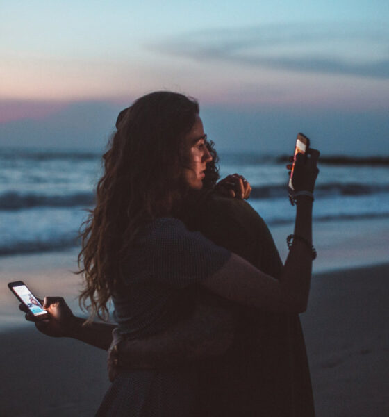 3 Ways Consumerism and Social Media Are Killing the Value of Friendship