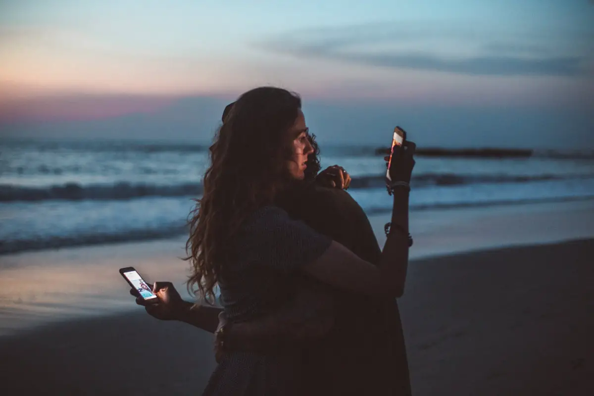 3 Ways Consumerism and Social Media Are Killing the Value of Friendship